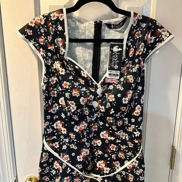 Unique Vintage Lady Vintage Ditsy Floral Dress - Picture 6 of 8